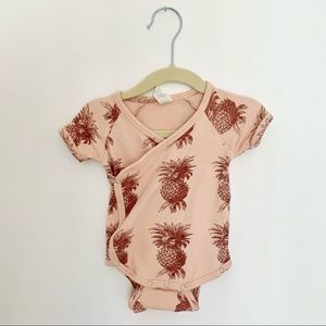 Kate Quinn 🍍 short sleeve bodysuit
